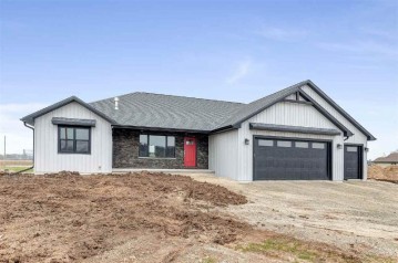 178 Meadowlark Lane, Luxemburg, WI 54217-9201