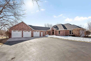 455 Crosse Point Court, Hobart, WI 54155