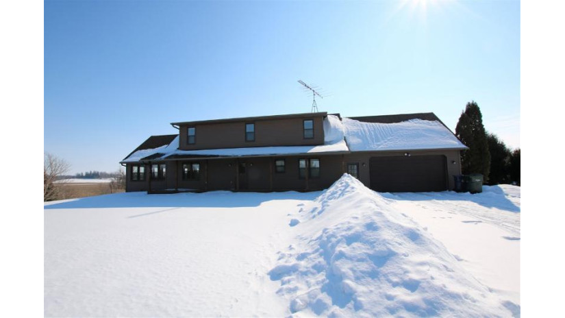 7007 Mountain Road Utica, WI 54964 by Adashun Jones, Inc. $369,900