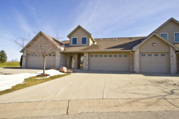 1681 Main Circle Circle 5, Ashwaubenon, WI 54315-7210