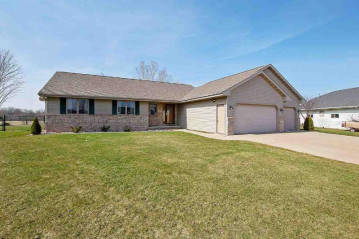 123 Kayla Street, Combined Locks, WI 54113-1269