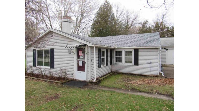 1924 Memorial Drive Howard, WI 54303 by Re/Max 24/7 Real Estate, Llc $92,000