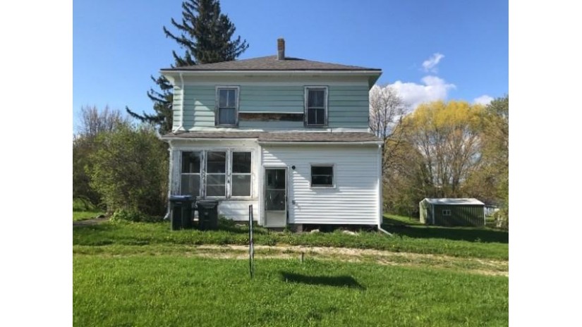 442 Cedar Street Chilton, WI 53014 by Re/Max Heritage $26,900