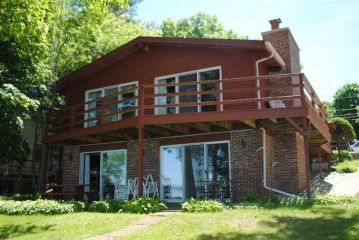 W2676 Oakwood Beach Rd, Green Lake, WI 54941