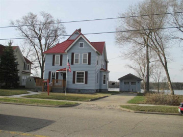 260 Lake Ave, Montello, WI 53949