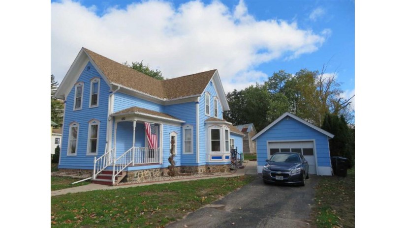 630 S Main St Westfield, WI 53964 by Realty Solutions $124,900
