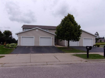 1352 Silver Dr 22, Baraboo, WI 53913