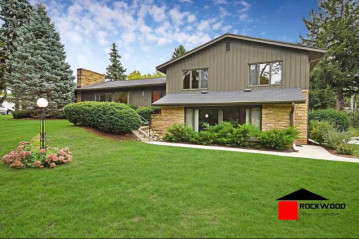 305 Del Mar Dr, Maple Bluff, WI 53704