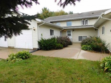825 Cole St, Spring Green, WI 53588