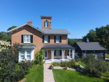 309 Front St, Mineral Point, WI 53565