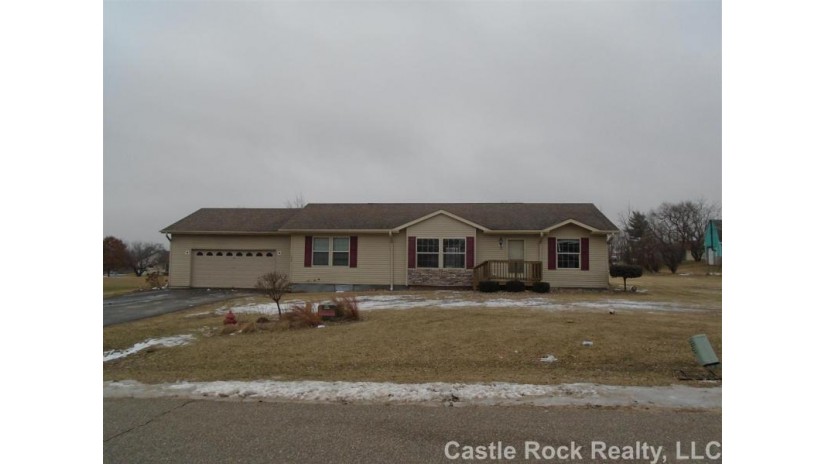 124 Finch Dr Oakdale, WI 54660 by Castle Rock Realty Llc $126,000