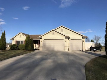 N6866 Hidden Valley Dr, Beaver Dam, WI 53916