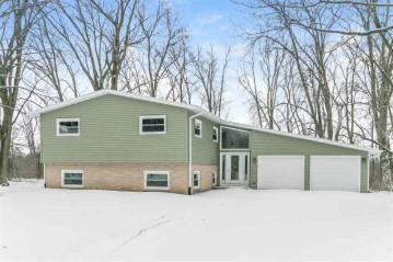 5683 Harbort Rd, Westport, WI 53597