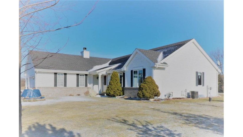 W2033 Summer Hill Dr Sullivan, WI 53137 by Exp Realty, Llc $279,900