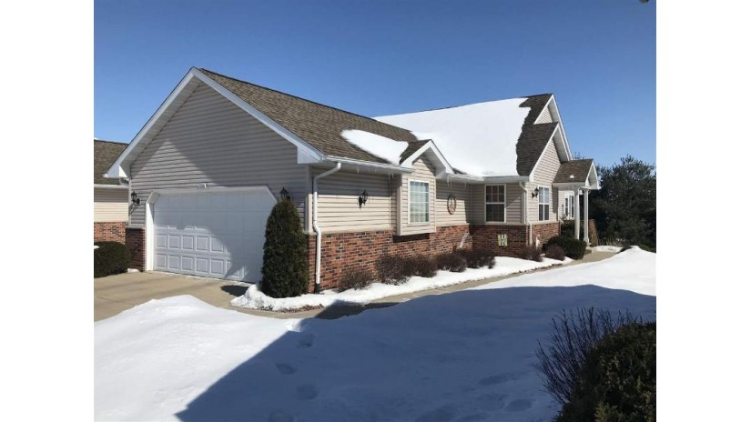 106 Summit Ct 2902 Columbus, WI 53925 by Starritt-Meister Realty, Llc $249,900