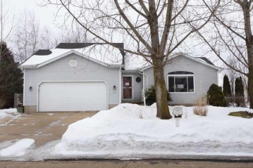 911 Riverview Ct, Marshall, WI 53559