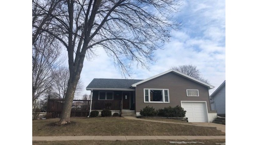 112 W Division St Dodgeville, WI 53533 by Bunbury & Assoc, Realtors $174,900