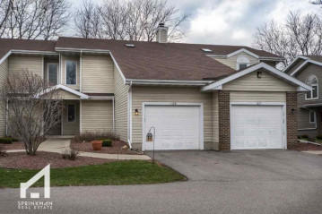 105 Meadow Oak Tr, Waunakee, WI 53597