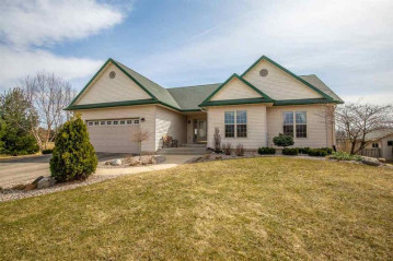 W2955 Willow Ln, Exeter, WI 53508