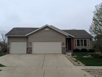 2107 Dakota Way, Prairie Du Sac, WI 53578