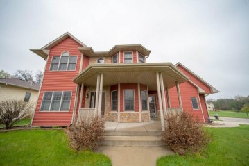 300 Skyland Way, Deerfield, WI 53531