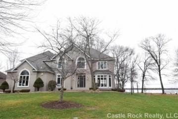 N7780 Half Moon Bay Dr E, Germantown, WI 53950