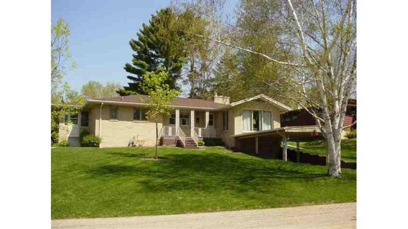 1751 Country Ln Monroe, WI 53566 by Century 21 Advantage $193,500