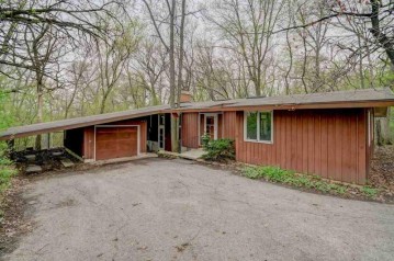 3706 Deerpath Rd, Westport, WI 53562