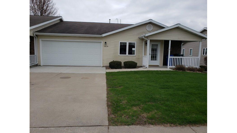 1424 15th St 27 Baraboo, WI 53913 by Weichert, Realtors - Great Day Group $199,900