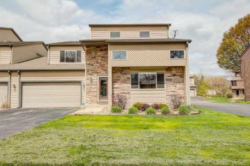 507 Knightsbridge Rd, Waunakee, WI 53597