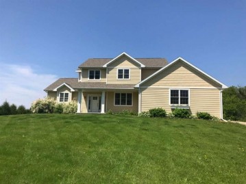 N7620 Radio Rd, Ripon, WI 54971