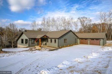 902 Crane Hill Trl, Hudson, WI 54016