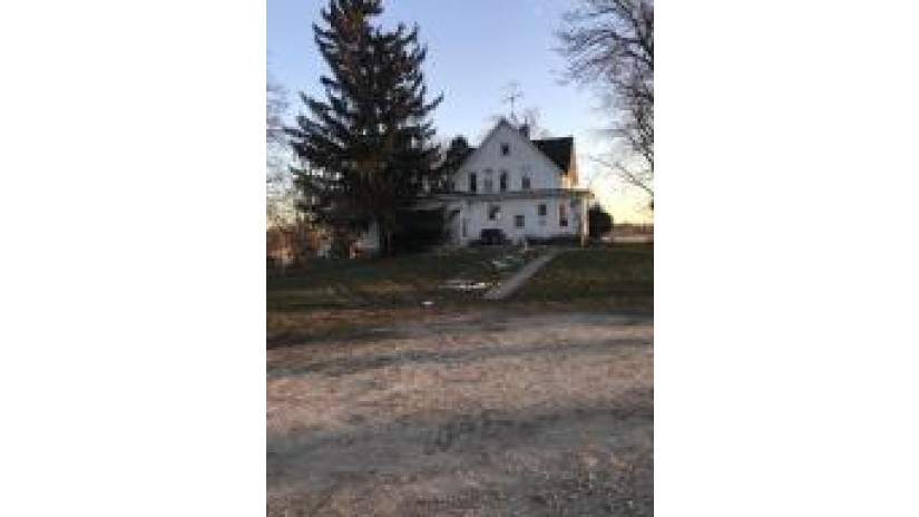 W3574 State Road 106 Hebron, WI 53538 by Mike Foerster Real Estate Group, LLC $268,000