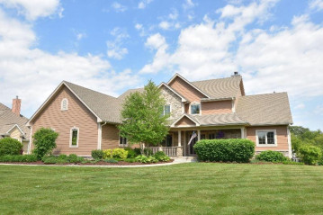 1156 Four Winds Way, Hartland, WI 53029-8557