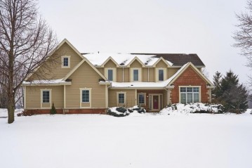 W331N3525 Maplewood Rd, Nashotah, WI 53058