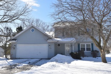 N57W16013 Bette Dr, Menomonee Falls, WI 53051-5648