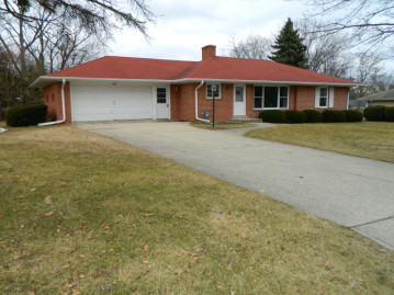 505 Alder Ave, Delavan, WI 53115-1191