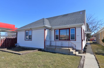 3347 Douglas Ave, Racine, WI 53402-3749