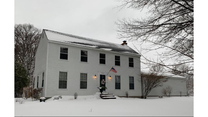 2345 Woodview Ln Marinette, WI 54143 by Weichert, Realtors-Place Perfect $264,900