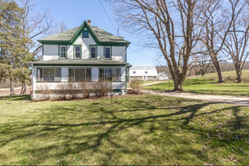 W1662 County Road B, Bloomfield, WI 53128-1935