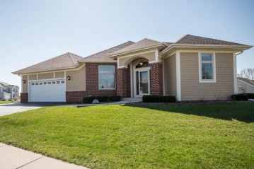 857 Timber Ridge Dr, Waukesha, WI 53189-7993