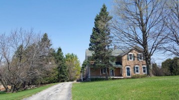 W3352 Oaklawn Rd, Hustisford, WI 53035-9763