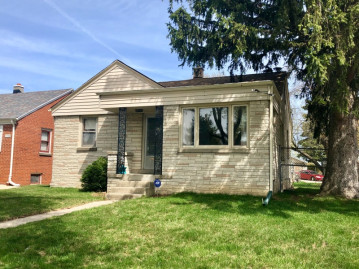 5902 N 72nd St, Milwaukee, WI 53218-1824