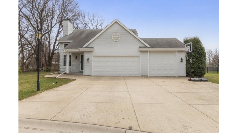 2531 Posekany Ln East Troy, WI 53120 by d'aprile properties LLC~Fontana $320,000