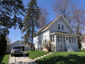 19 W Union Ave, Cedar Grove, WI 53013-1394