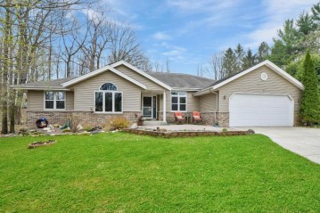 121 Bonnie Ln, Kewaskum, WI 53040-9294