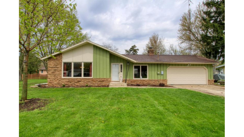 W1228 Trumpet Rd Bloomfield, WI 53128 by RE/MAX Plaza $199,900