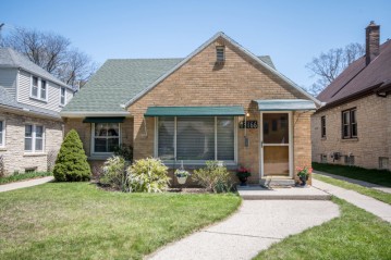 3166 S 32nd St, Milwaukee, WI 53215-4233