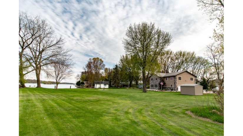 N5270 Wildcat Rd Hubbard, WI 53035 by Shorewest Realtors $340,000