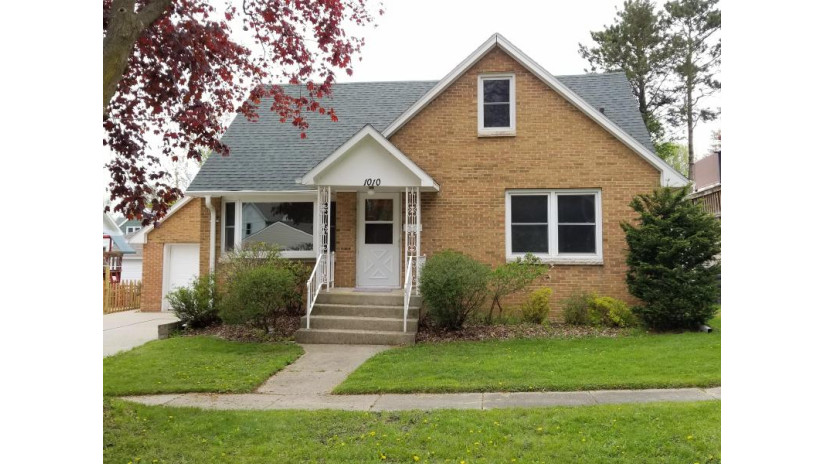 1010 E Walnut St Horicon, WI 53032 by RE/MAX Realty Center $134,900